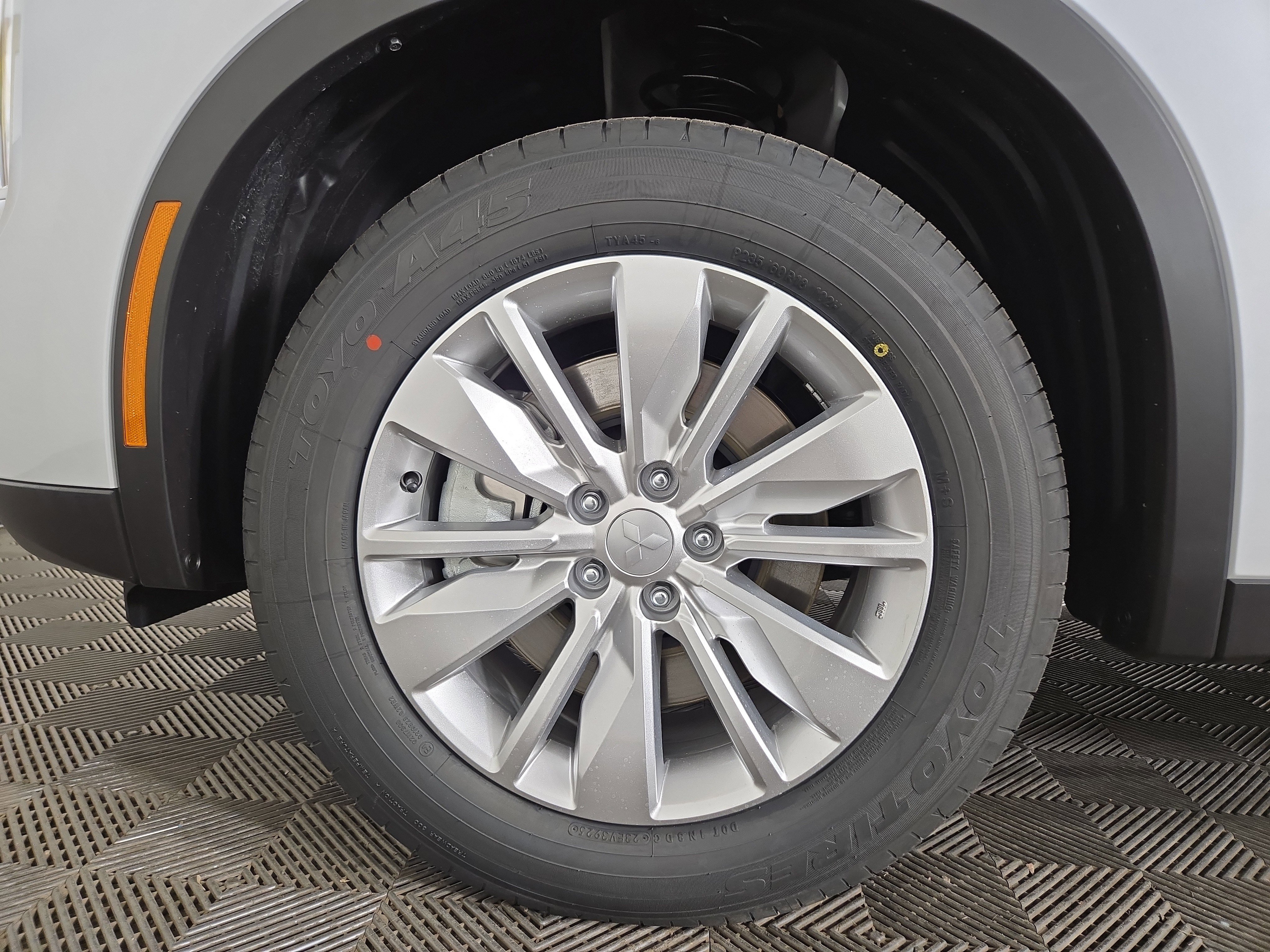 New 2026 Mitsubishi Outlander ES image 32