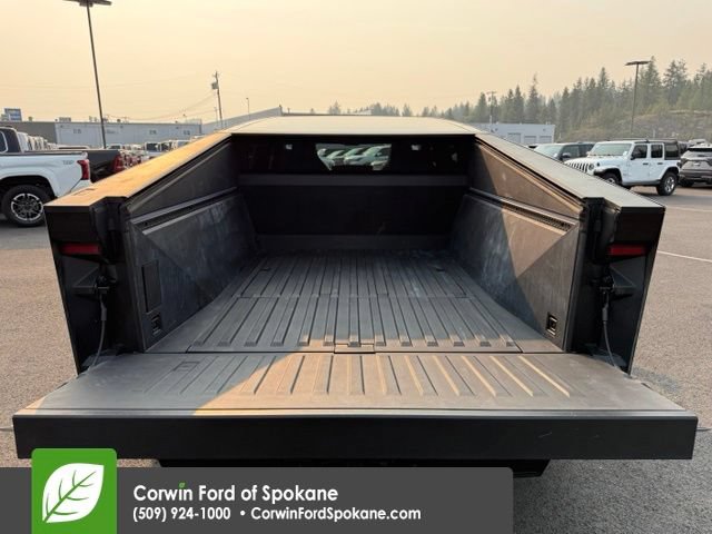Used 2024 Tesla Cybertruck Cyberbeast AWD/4WD image 18