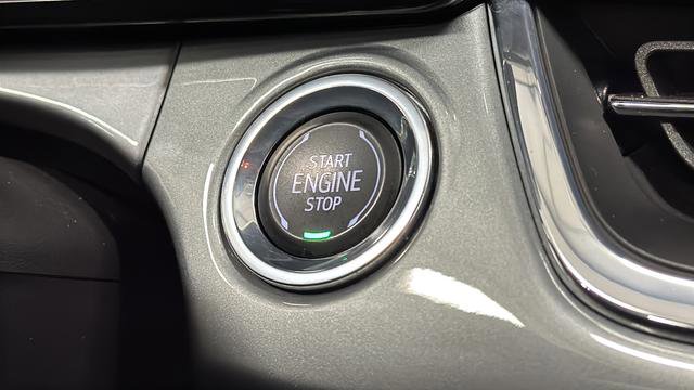 Used 2025 Chevrolet Trax LT FWD image 22