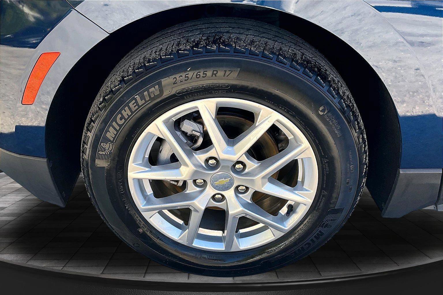 Used 2022 Chevrolet Equinox LS w/ Driver Confidence II Package image 35