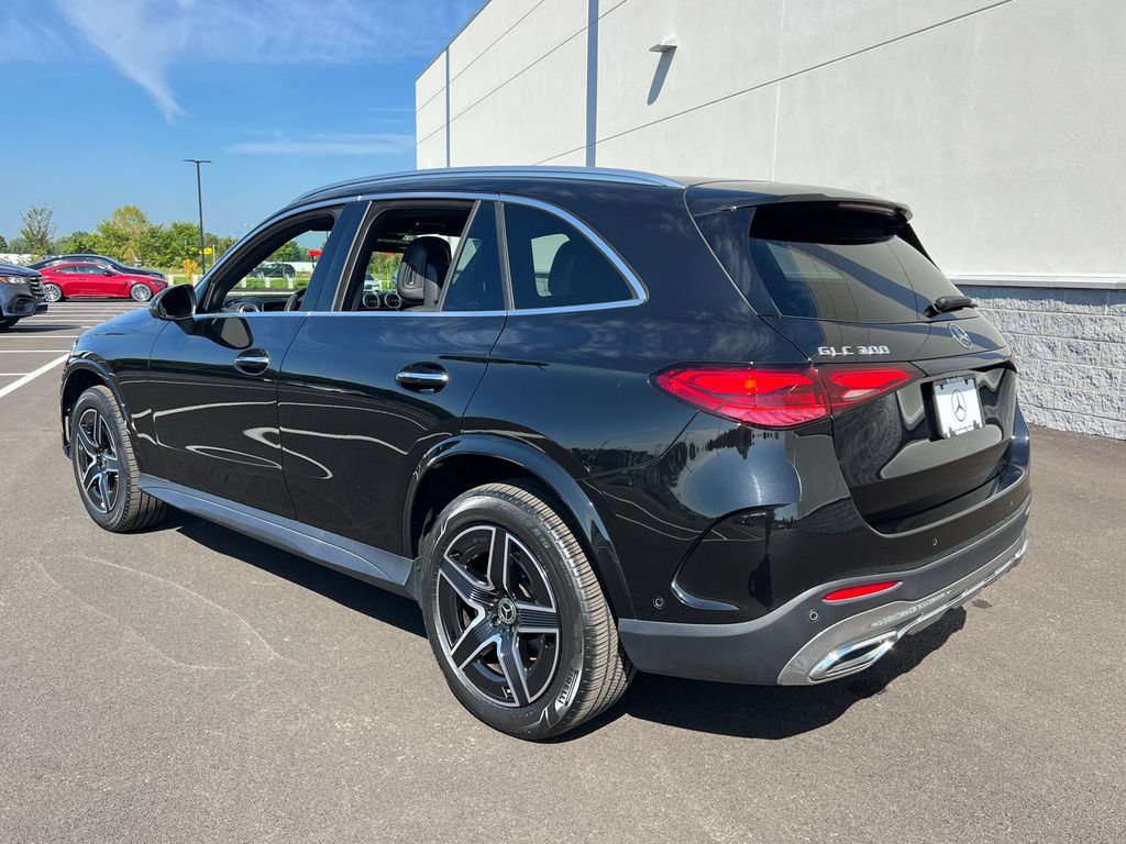 Used 2023 Mercedes-Benz GLC 300 4MATIC image 5