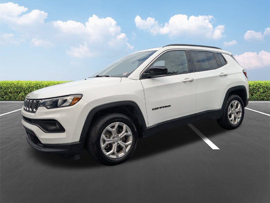 Used 2024 Jeep Compass Latitude AWD/4WD image 9