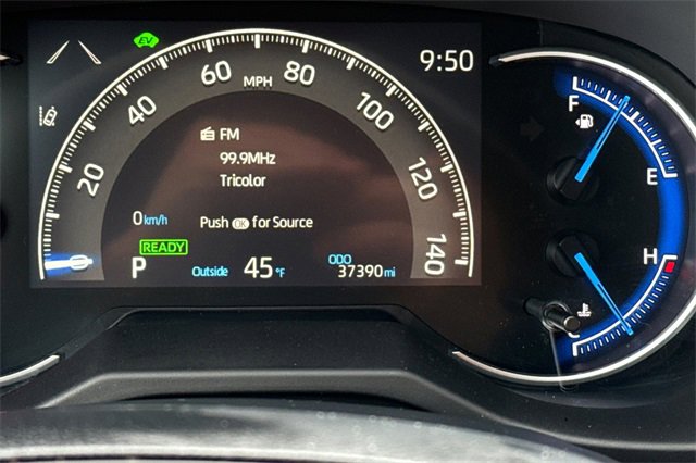 Used 2023 Toyota RAV4 LE image 32