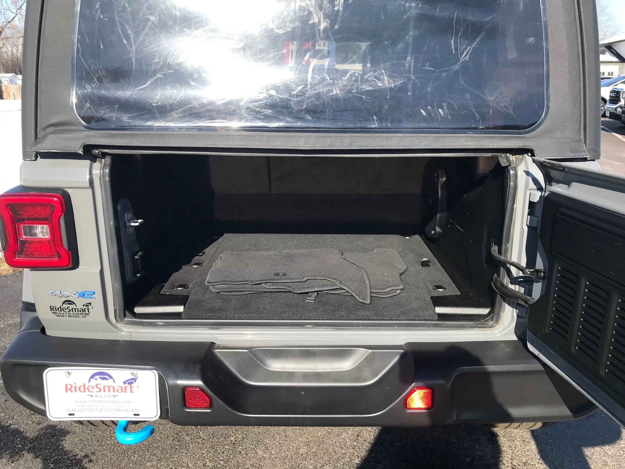 Used 2023 Jeep Wrangler Unlimited Sahara image 34