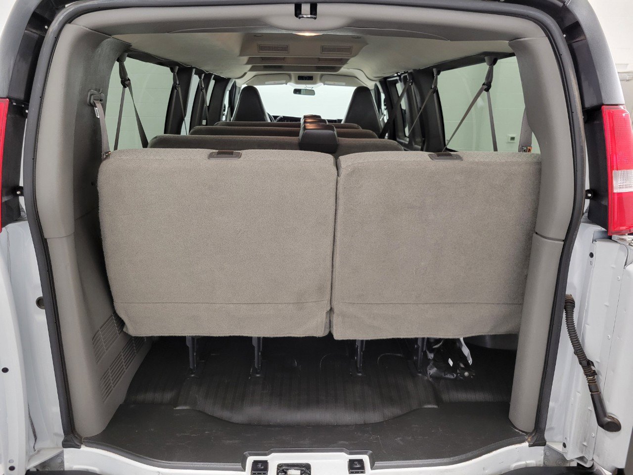 Used 2025 Chevrolet Express 3500 LS image 16