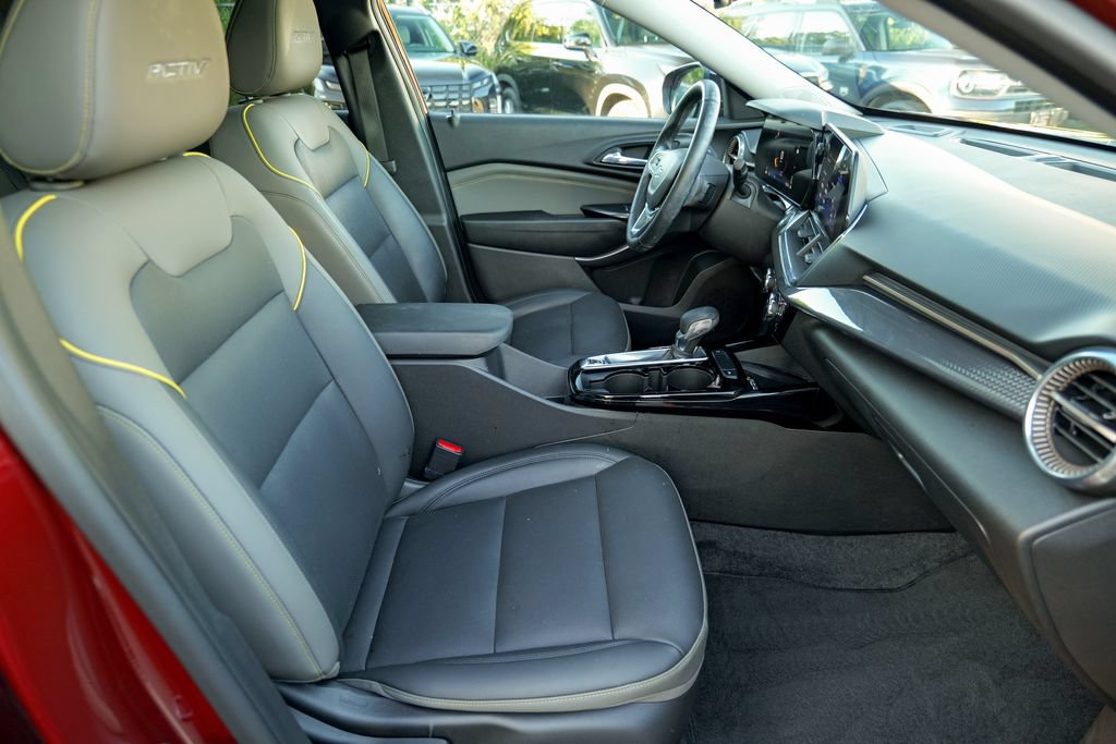 Used 2024 Chevrolet Trax ACTIV w/ Sunroof Package FWD image 33