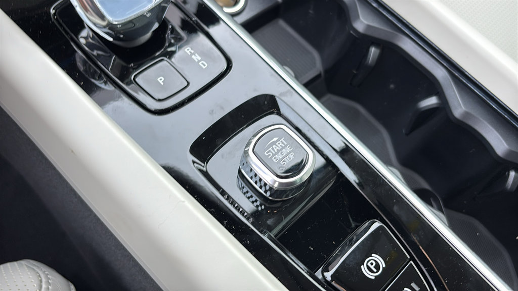 New 2027 Volvo XC60 T8 Ultra AWD/4WD image 16