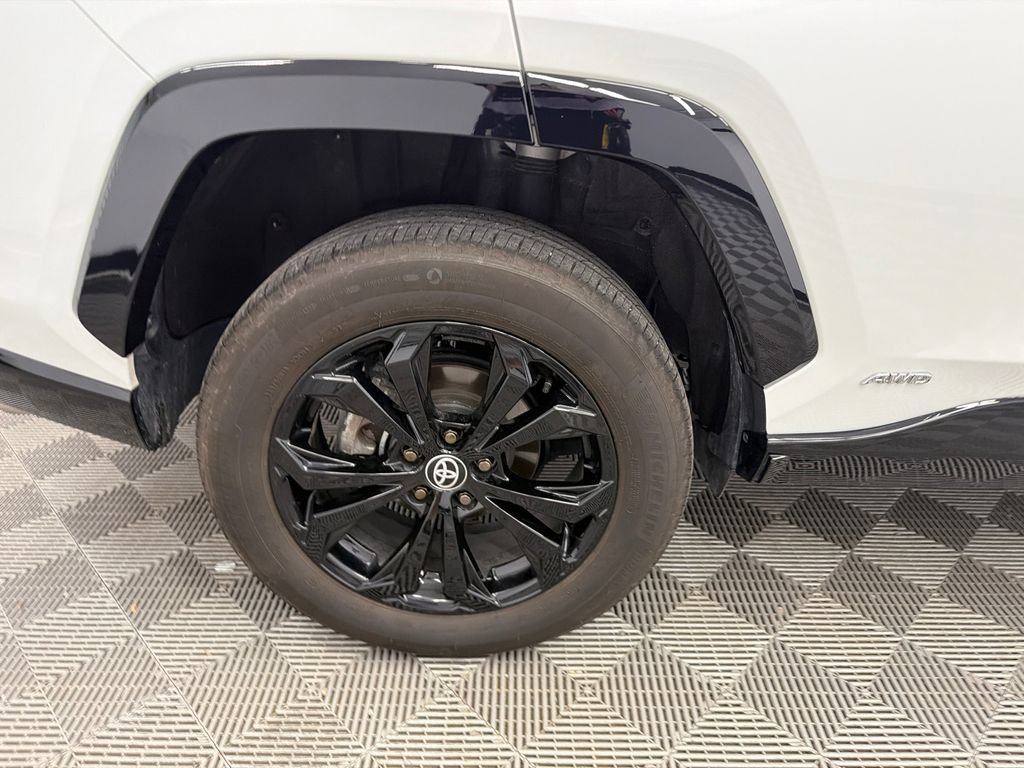 Used 2024 Toyota RAV4 XSE w/ Weather Package AWD/4WD image 18