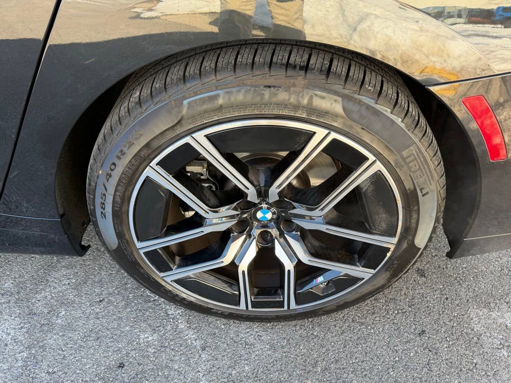 Used 2025 BMW 740i xDrive image 13