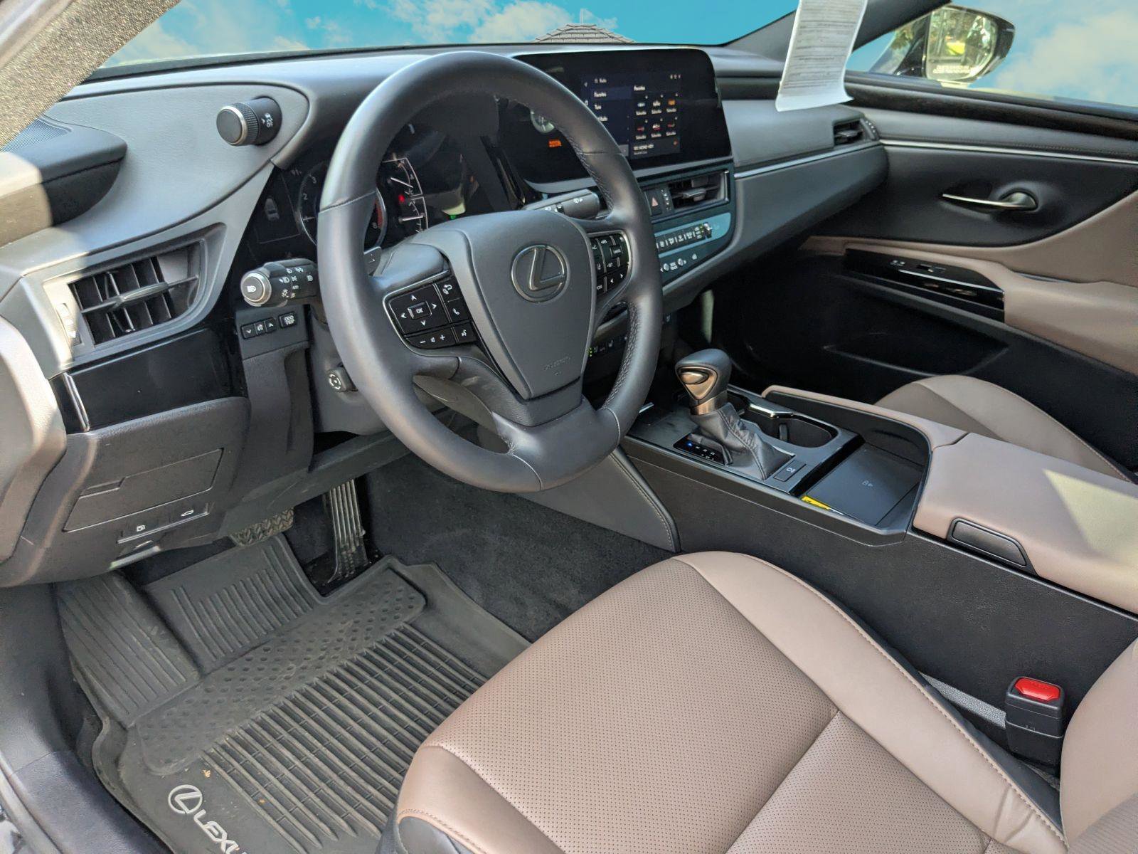 Used 2025 Lexus ES 350 w/ Premium Package FWD image 6