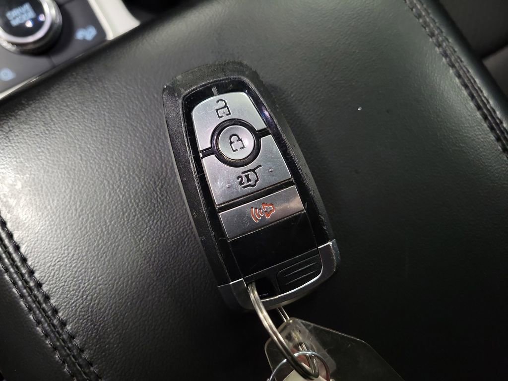 Used 2024 Ford Explorer XLT AWD/4WD image 15