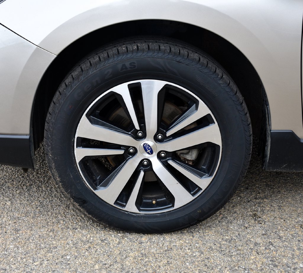 Used 2019 Subaru Outback 2.5i Limited AWD/4WD image 6