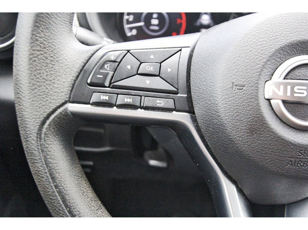 Used 2024 Nissan Kicks SV image 13