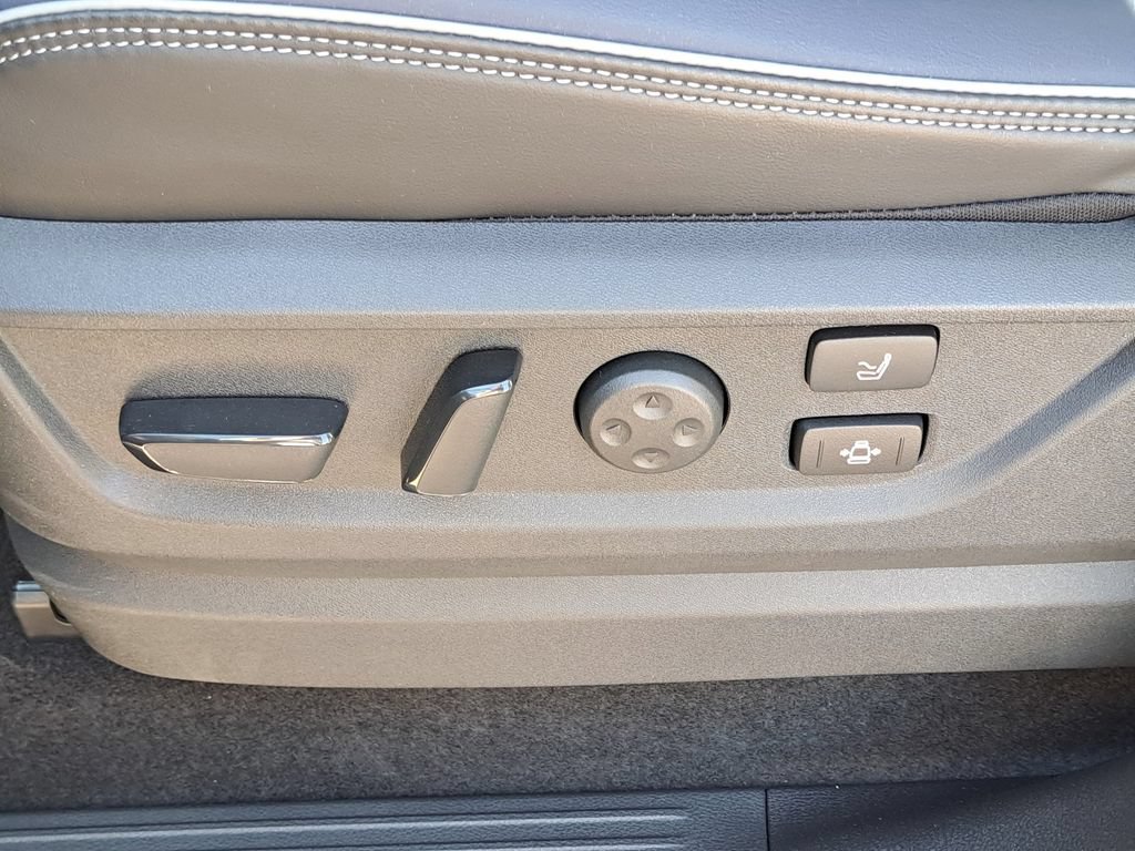 Used 2026 INFINITI QX80 4WD w/ Sport Exterior Package image 13
