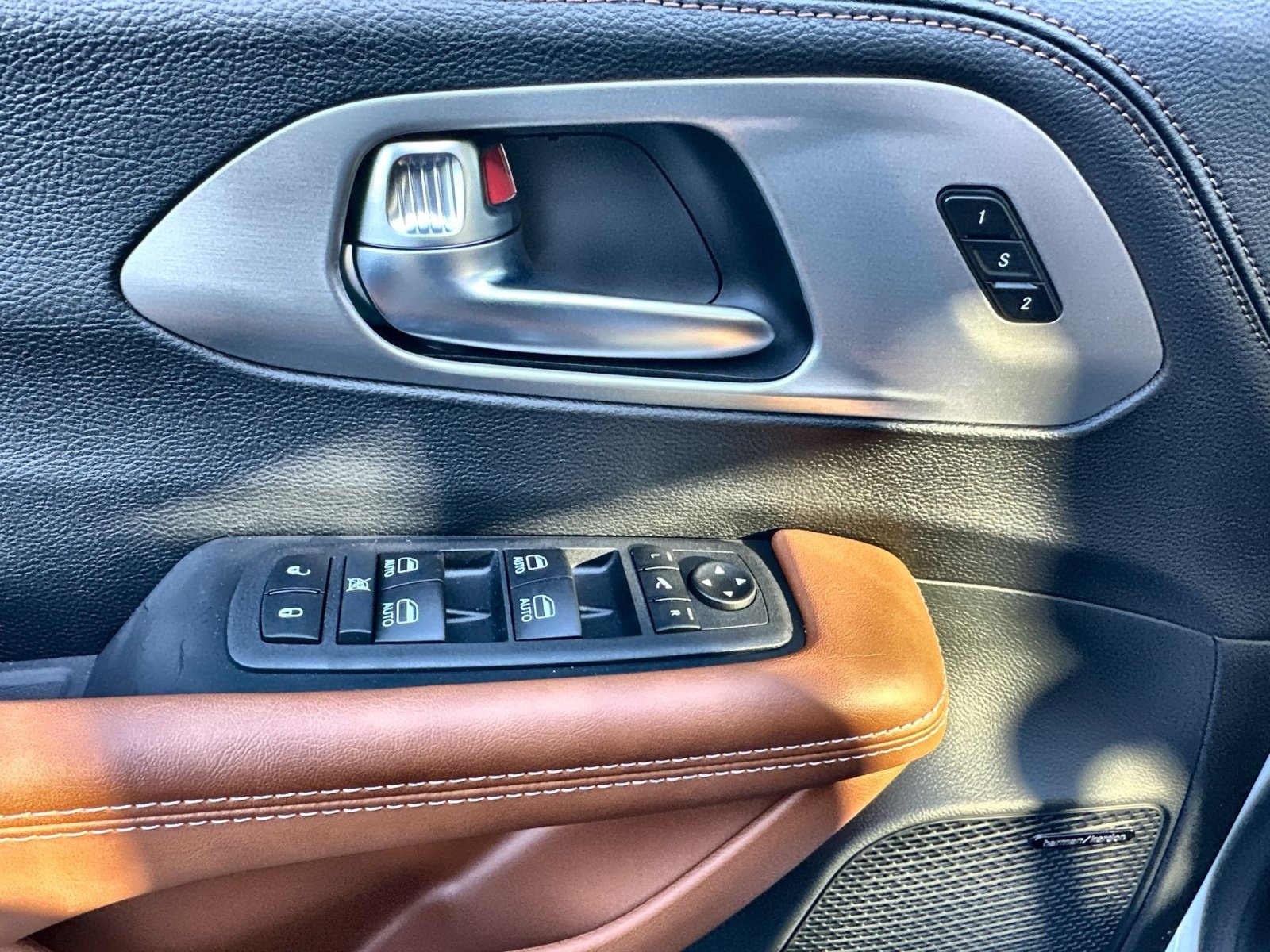 New 2026 Chrysler Pacifica Pinnacle FWD image 15