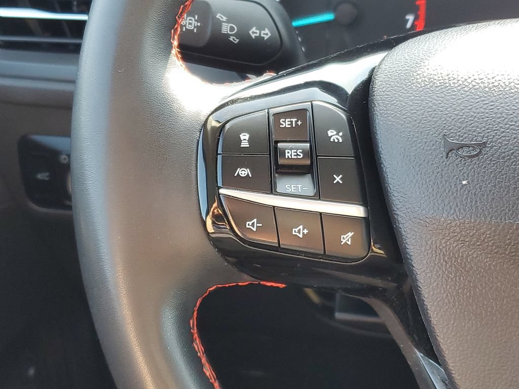 Used 2022 Ford Escape SEL w/ SEL Stealth AWD Package image 16