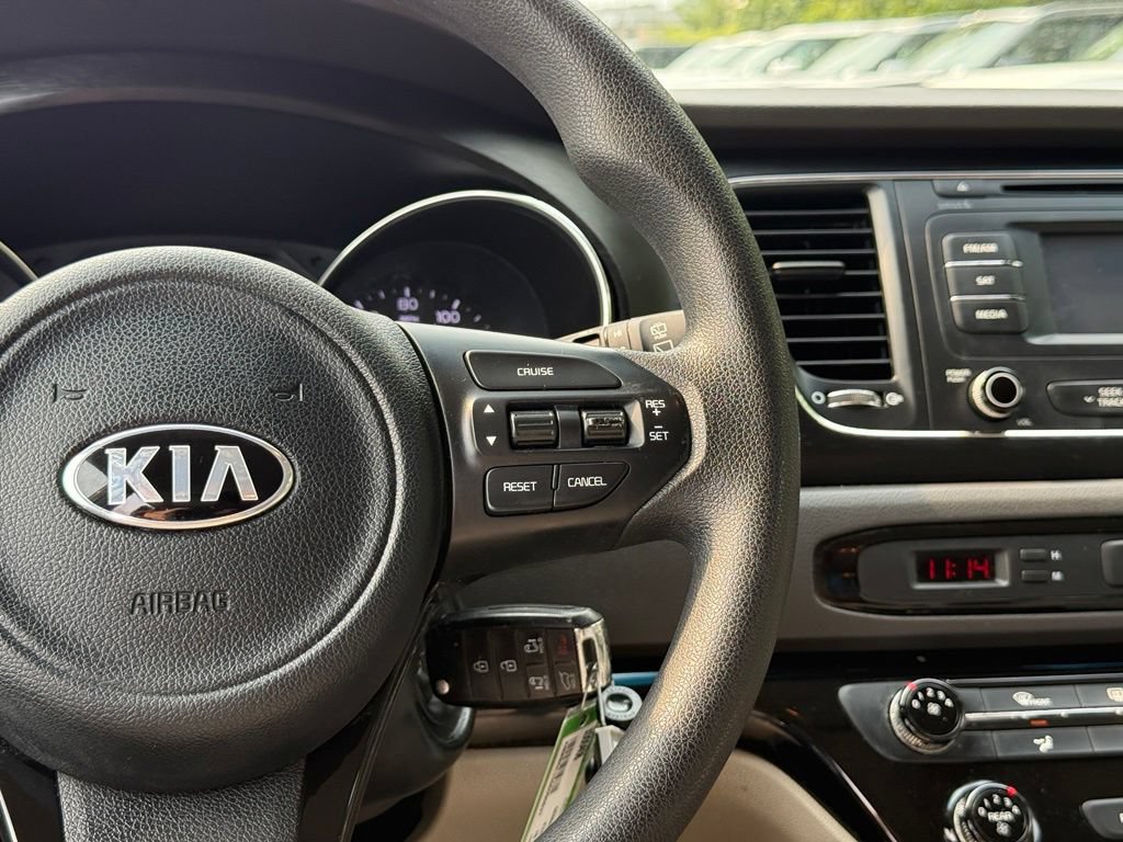 Used 2016 Kia Sedona LX w/ LX Convenience Package FWD image 17