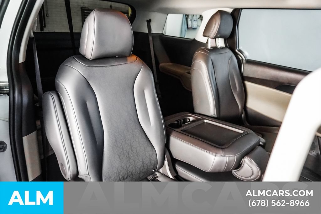 Used 2026 Kia Carnival LXS FWD image 20