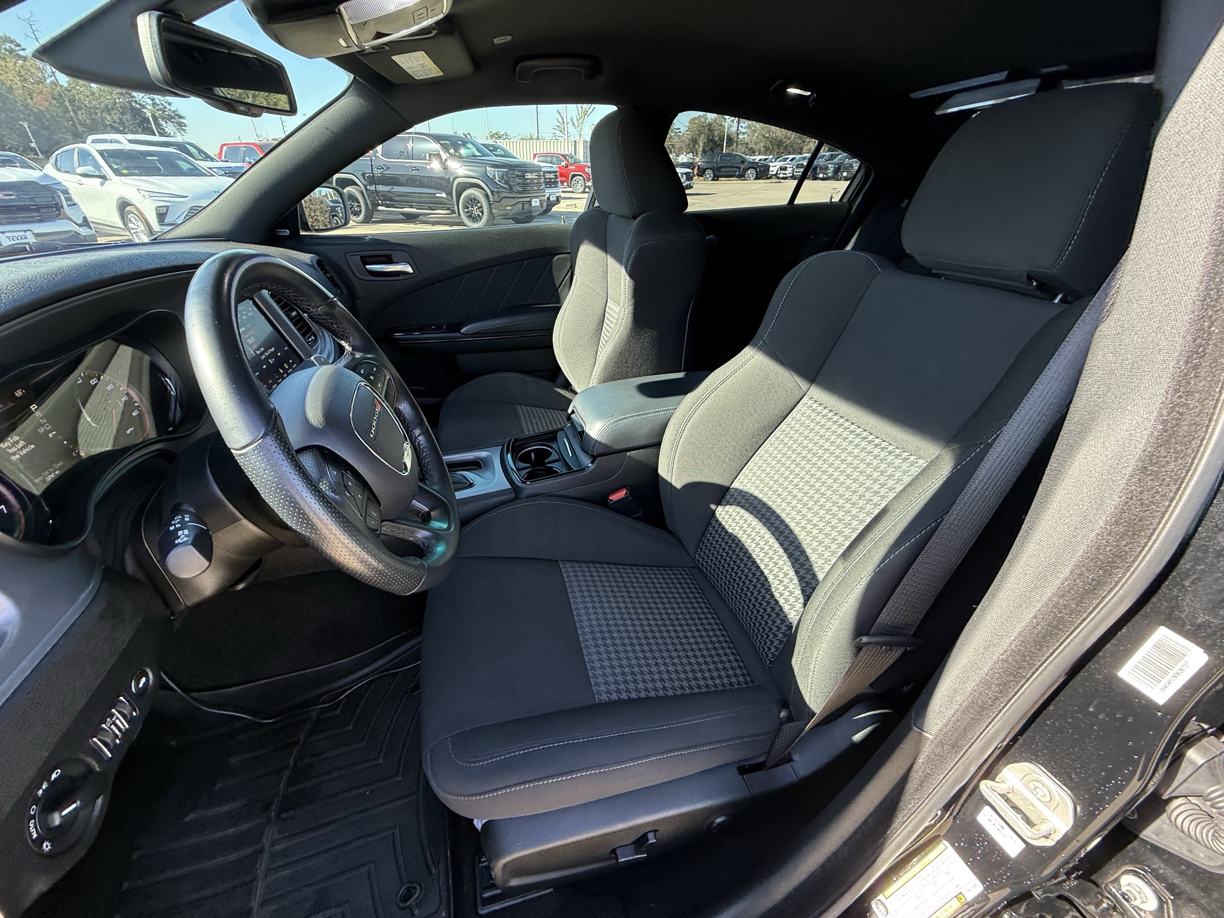 Used 2023 Dodge Charger R/T w/ Blacktop Package image 27