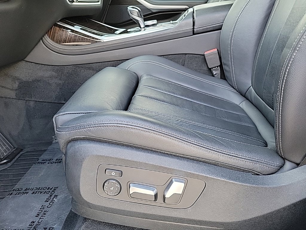 Used 2021 BMW X7 xDrive40i w/ Parking Assistance Package AWD/4WD image 11