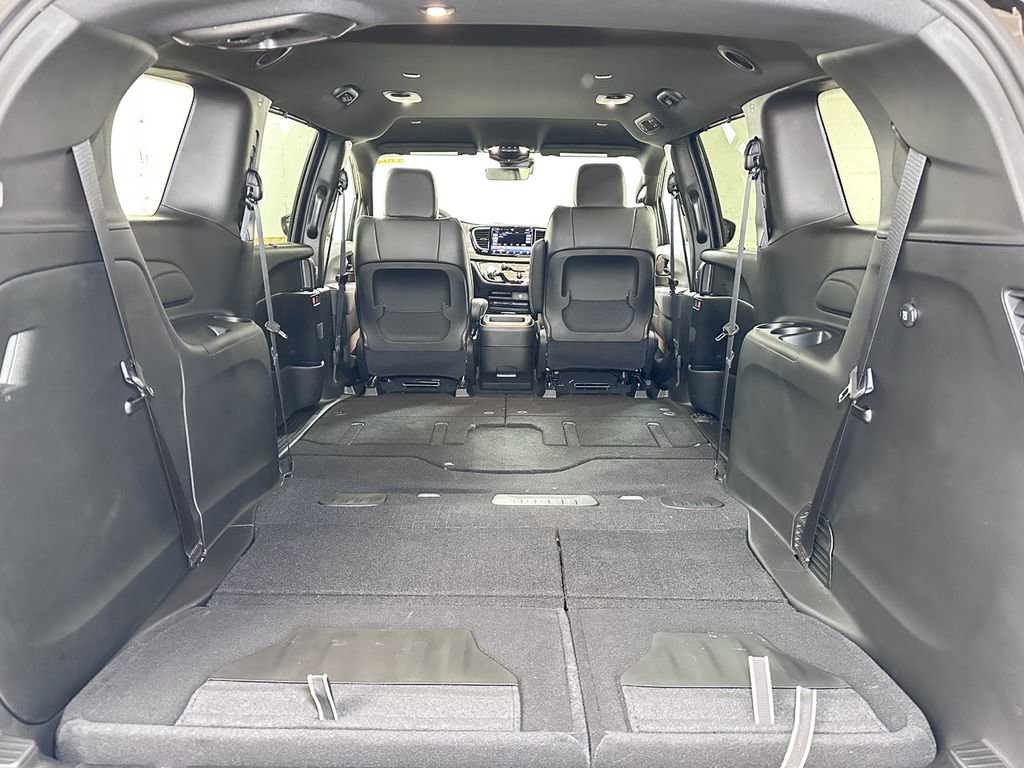 New 2026 Chrysler Voyager LX image 17