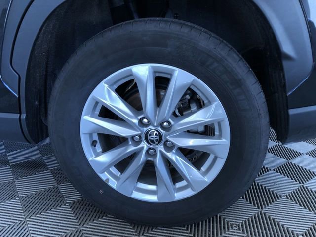Used 2025 Toyota Corolla Cross LE image 9