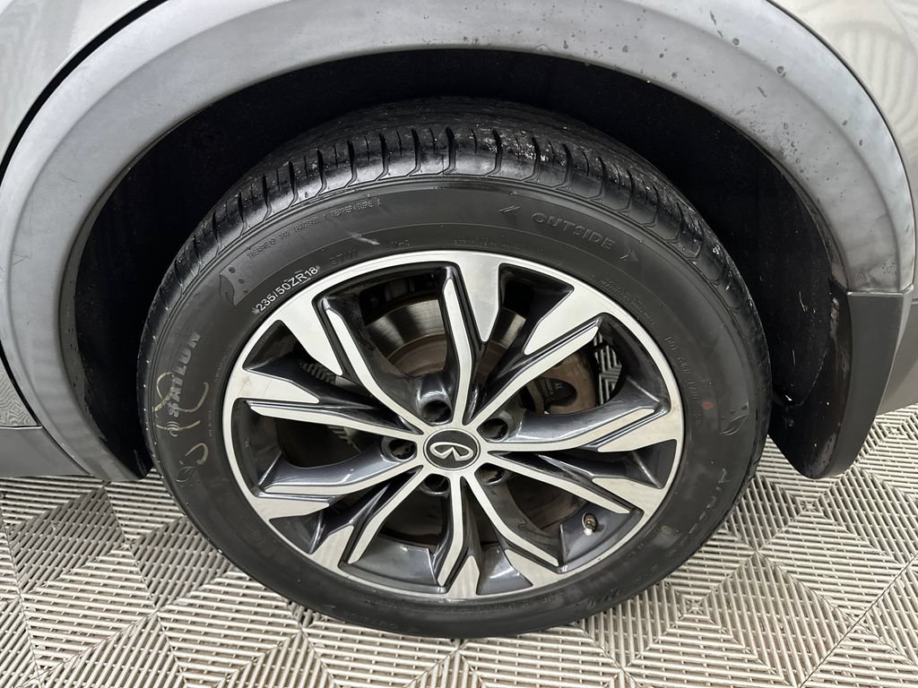 Used 2019 INFINITI QX30 AWD w/ Navigation Package image 21