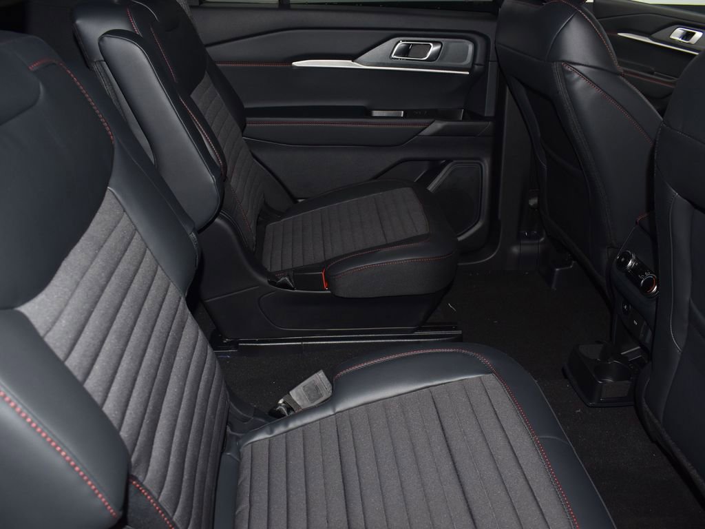 New 2026 Ford Explorer ST-Line image 31