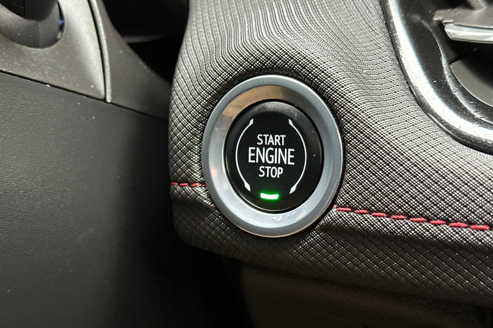 Used 2025 Chevrolet TrailBlazer RS w/ Driver Confidence Package image 22