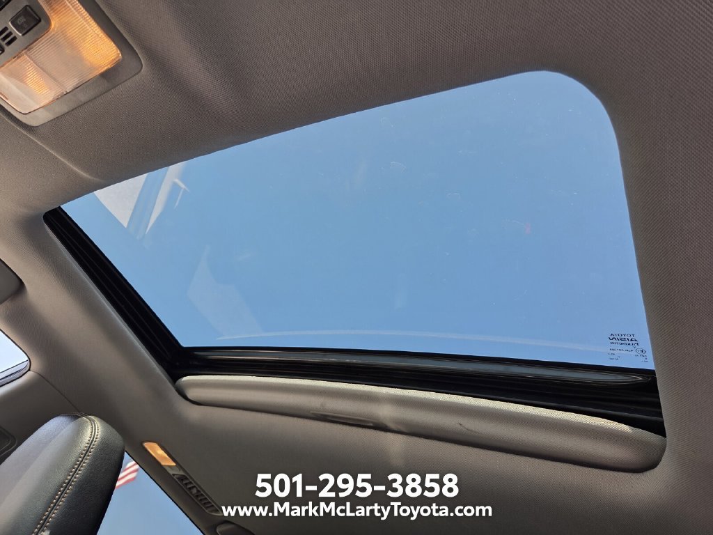 Used 2019 Toyota Highlander Limited FWD image 18
