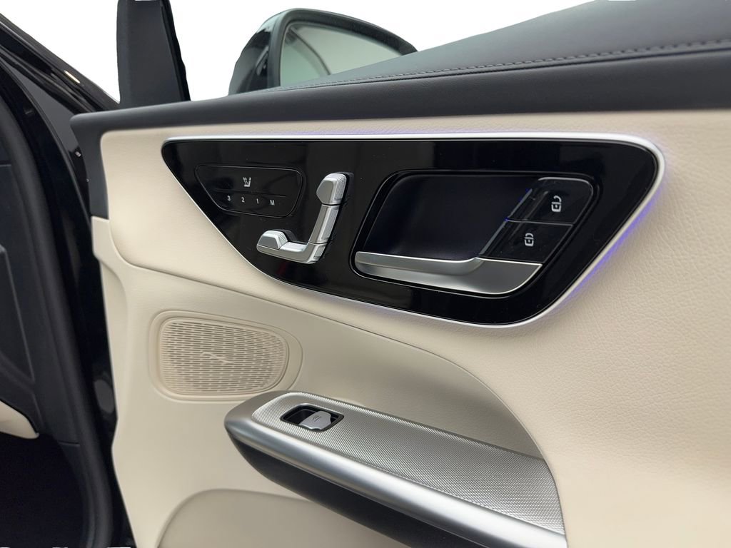 Used 2024 Mercedes-Benz GLC 300 image 54