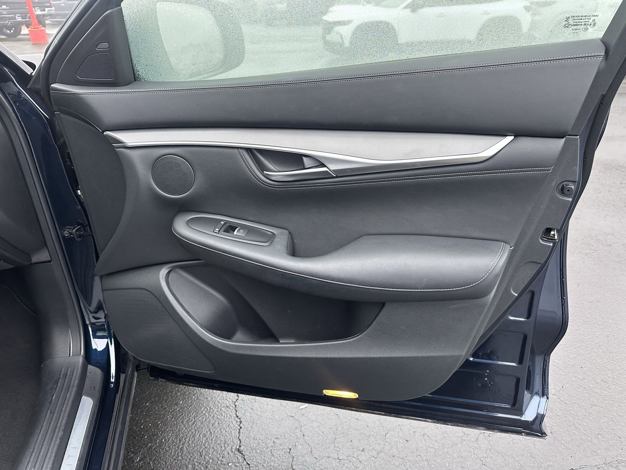 Used 2023 INFINITI QX55 Luxe w/ Cargo Package image 10