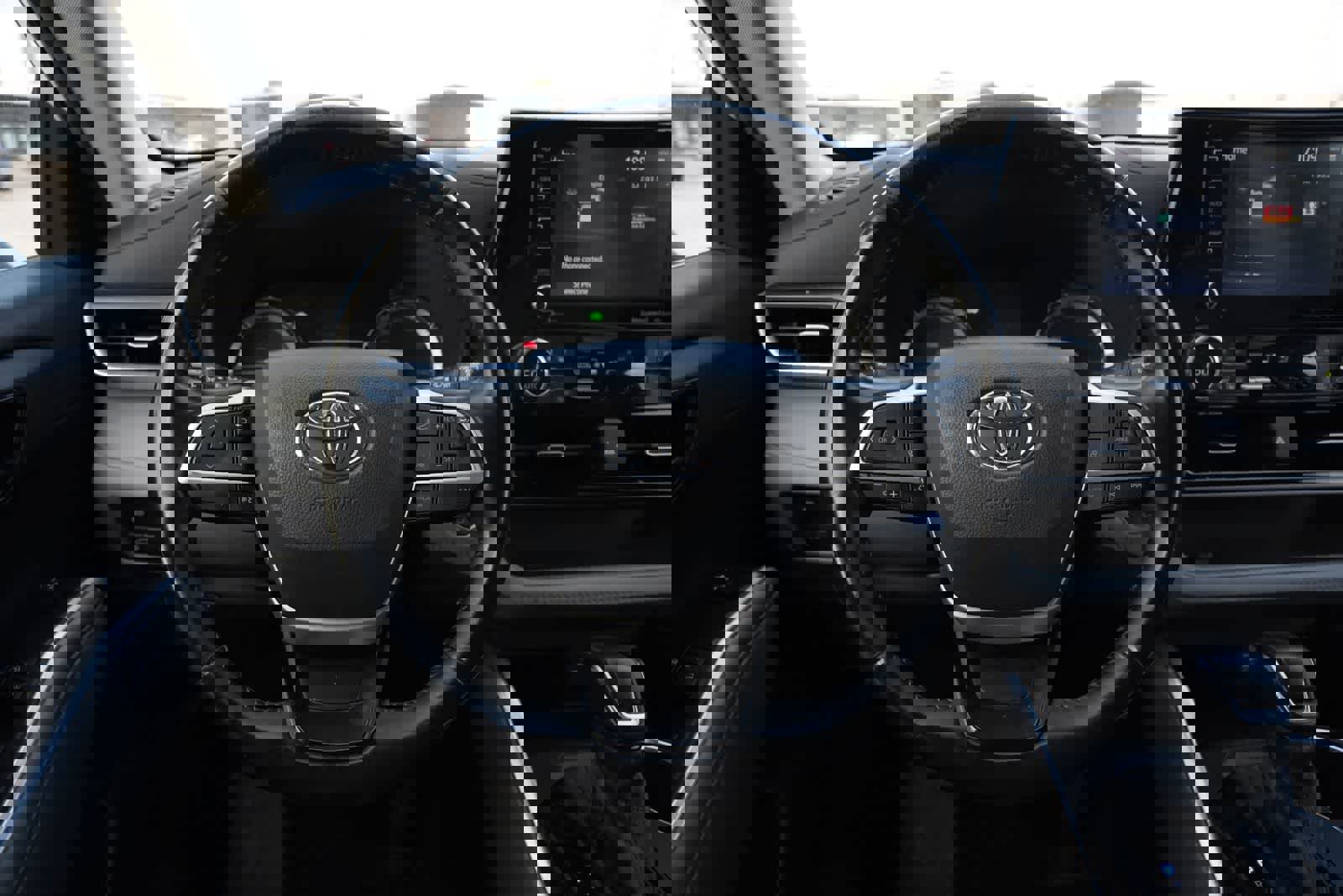 Used 2022 Toyota Highlander LE image 10