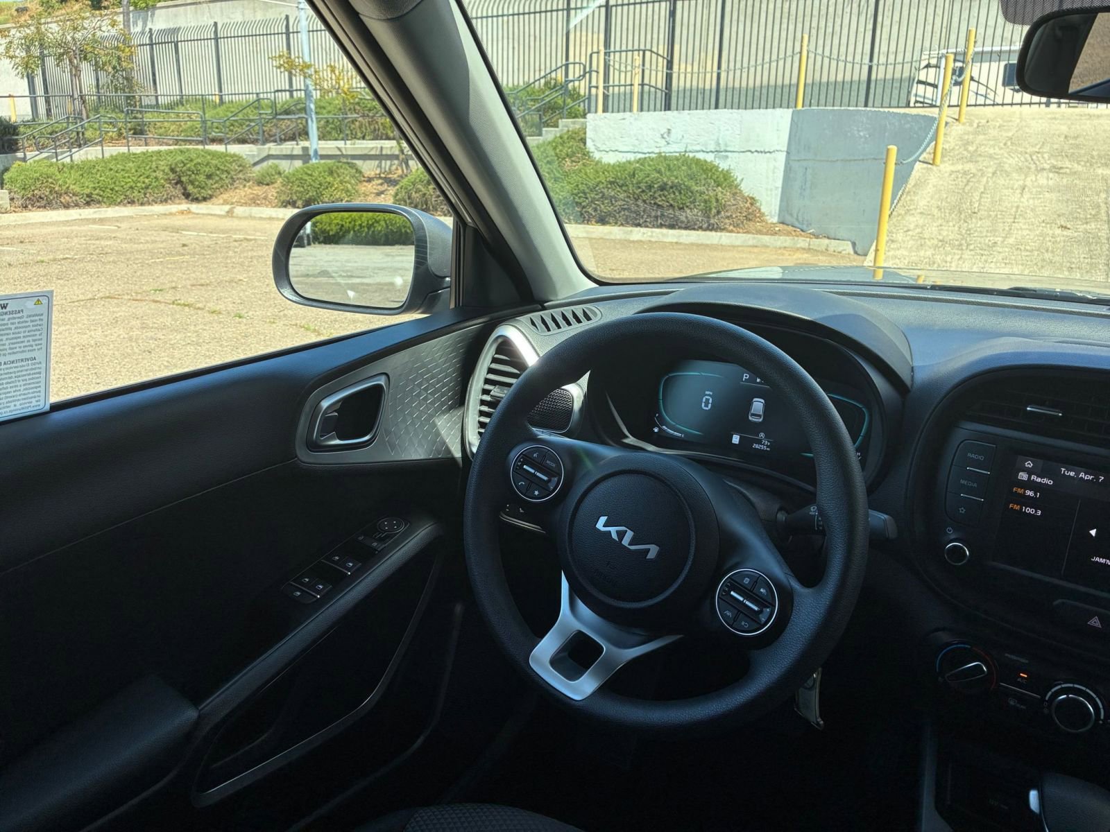 Used 2025 Kia Soul LX w/ LX Technology Package image 32