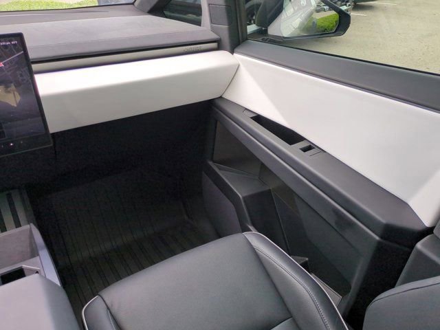 Used 2025 Tesla Cybertruck Cyberbeast AWD/4WD image 15