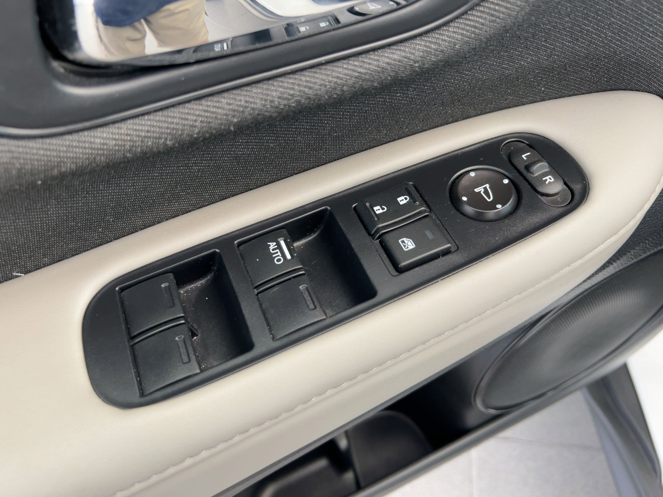 Used 2022 Honda HR-V LX image 13