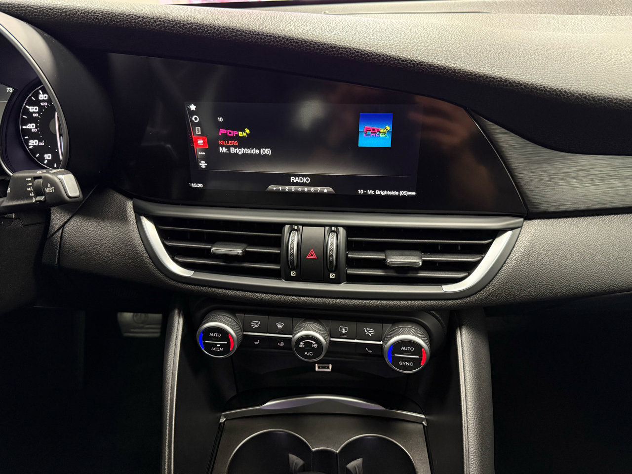 Used 2018 Alfa Romeo Giulia AWD image 20