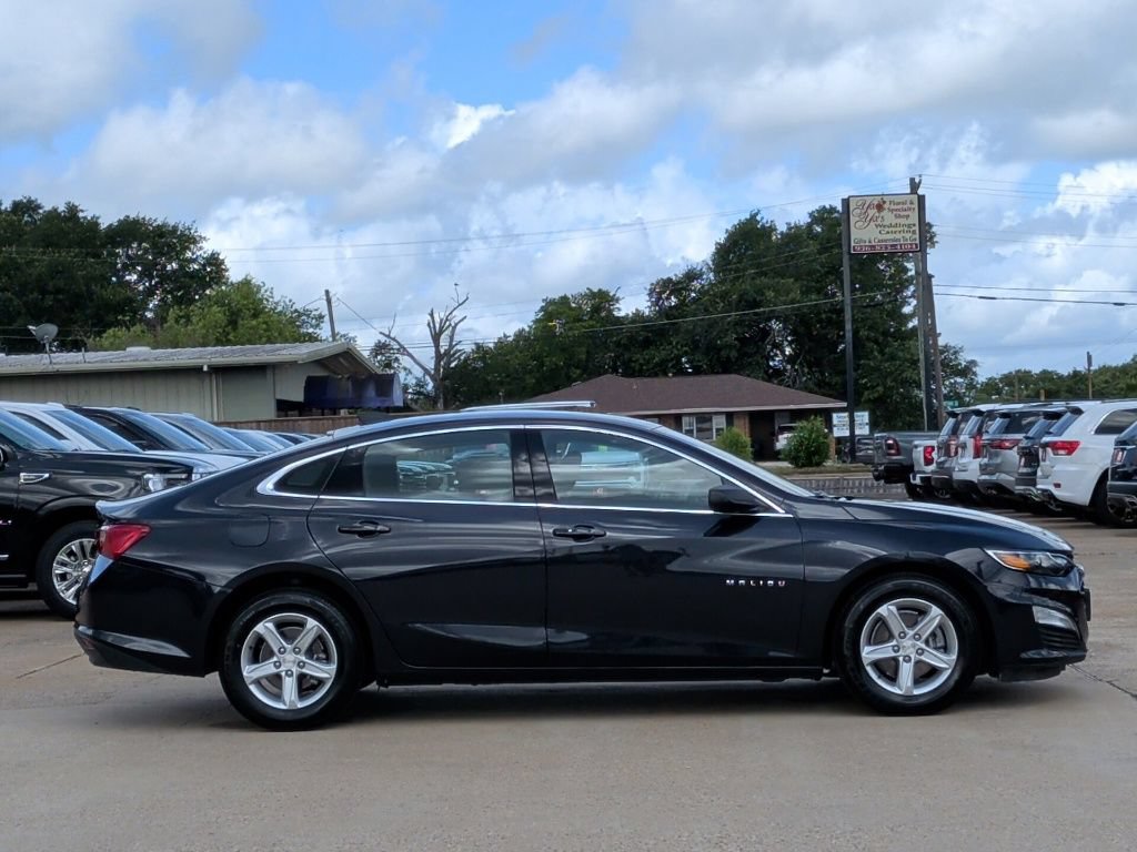 Used 2022 Chevrolet Malibu LS FWD image 9