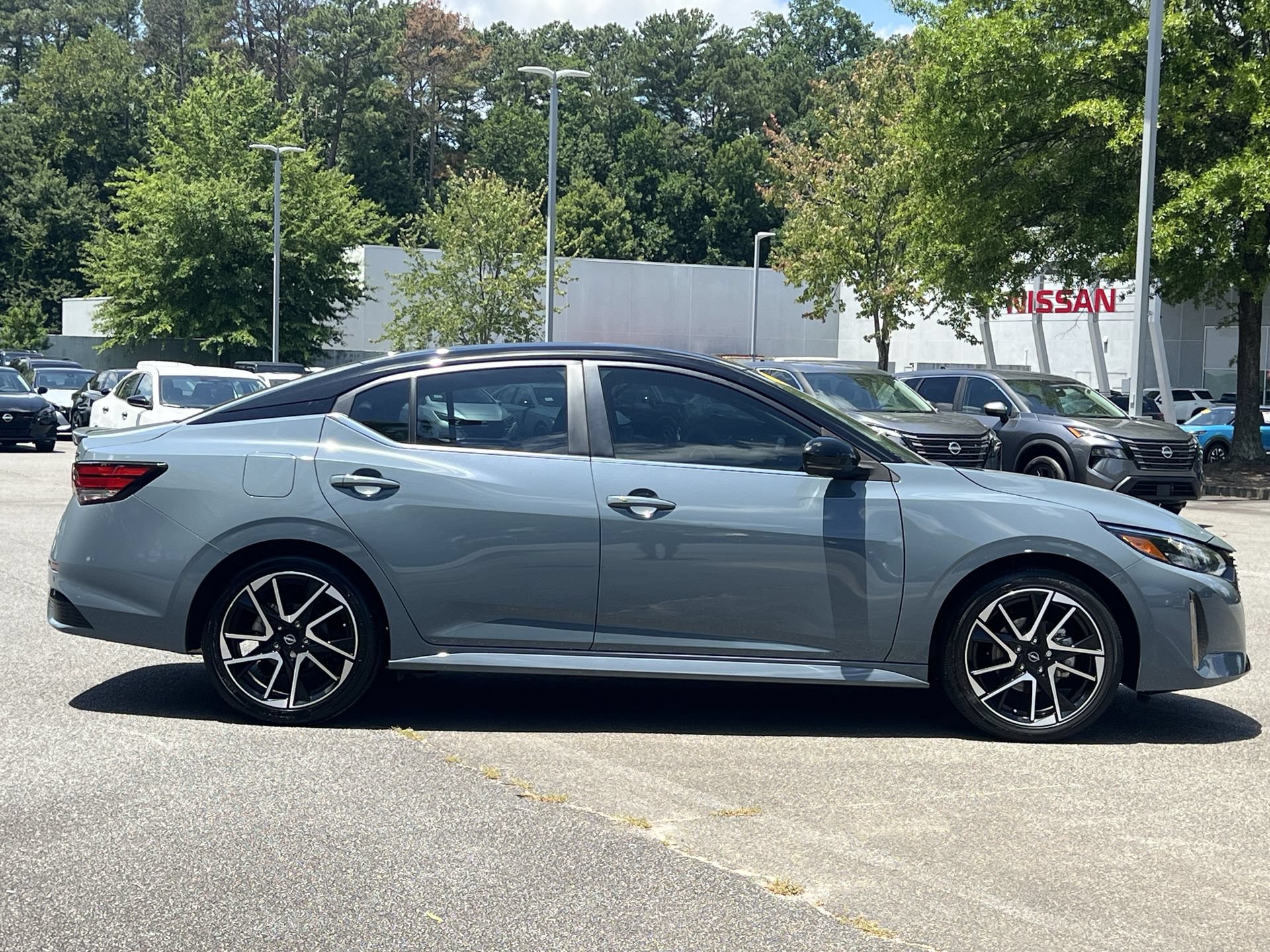 Used 2025 Nissan Sentra SR w/ SR Premium Package FWD image 26