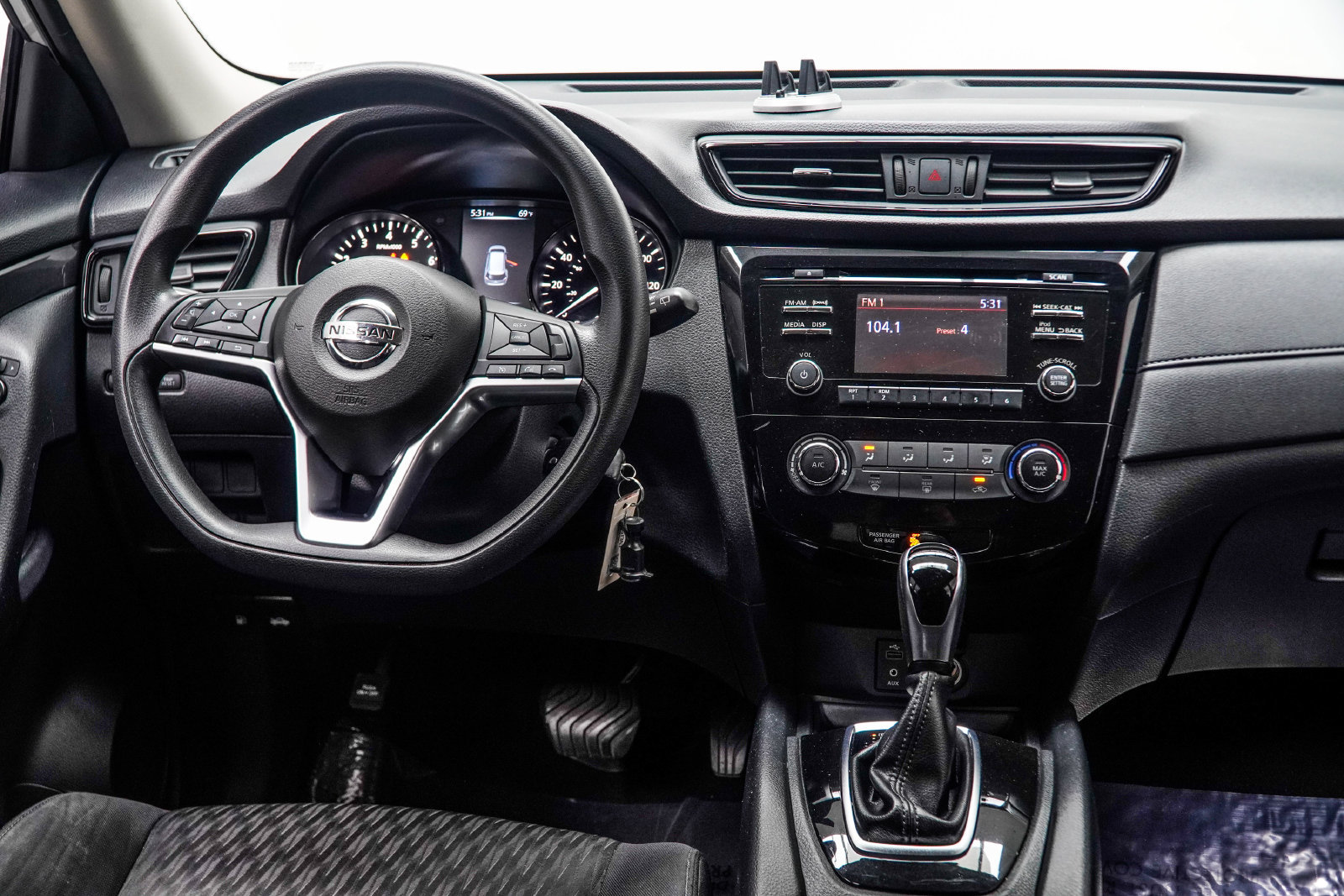 Used 2017 Nissan Rogue S FWD image 18