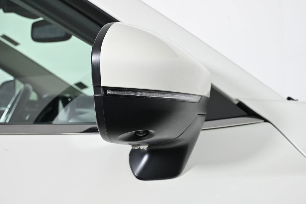 Used 2022 Nissan Pathfinder Platinum w/ Cargo Package image 11