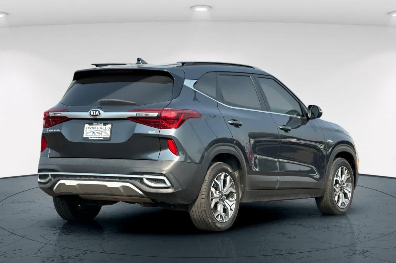 Used 2021 Kia Seltos EX AWD/4WD image 2