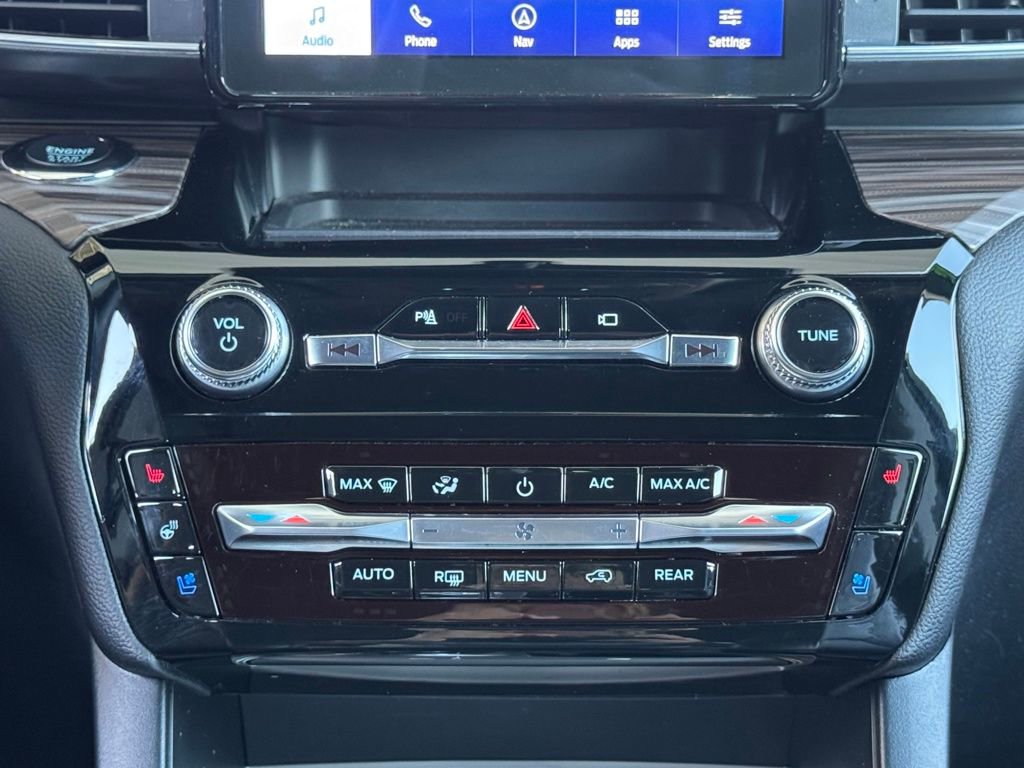 Used 2022 Ford Explorer Limited w/ Equipment Group 301A image 23