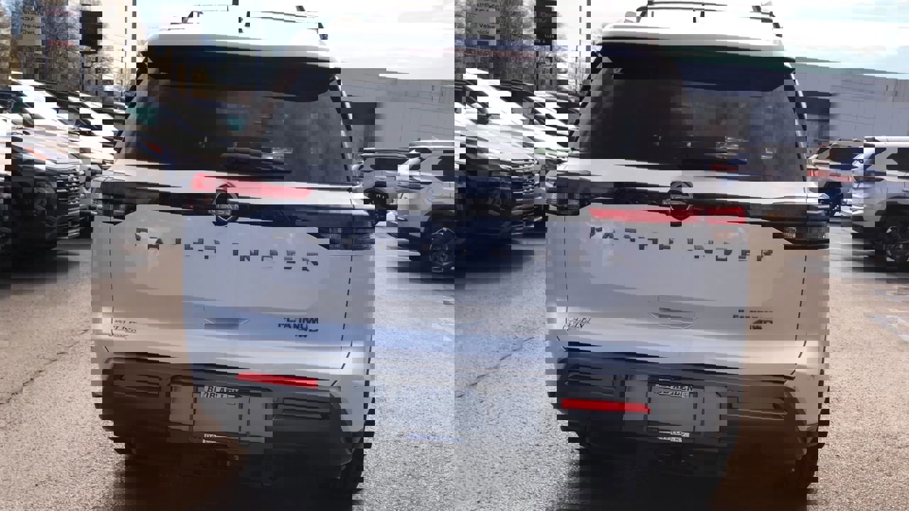 New 2026 Nissan Pathfinder Platinum w/ Cargo Package image 7