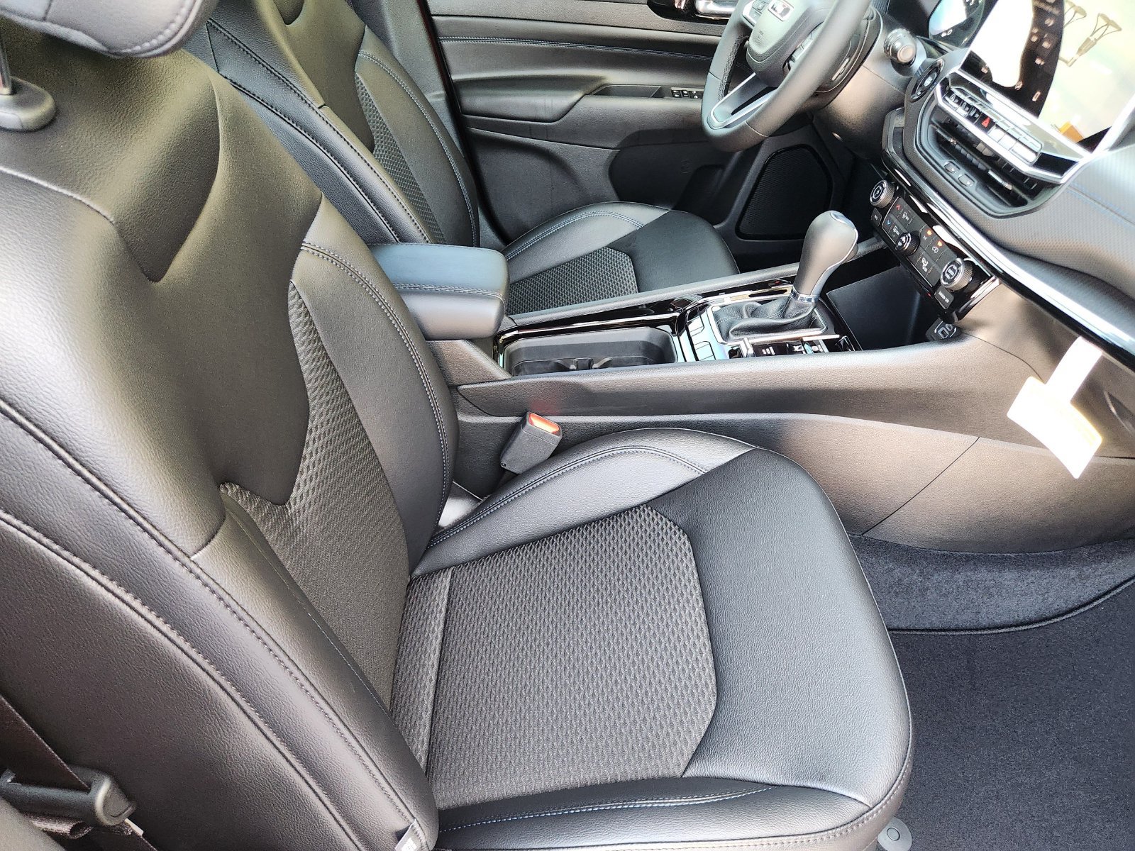New 2026 Jeep Compass Latitude AWD/4WD image 14