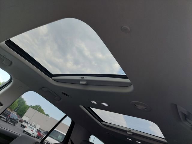 Used 2020 Chevrolet Traverse Premier w/ Redline Edition AWD/4WD image 29