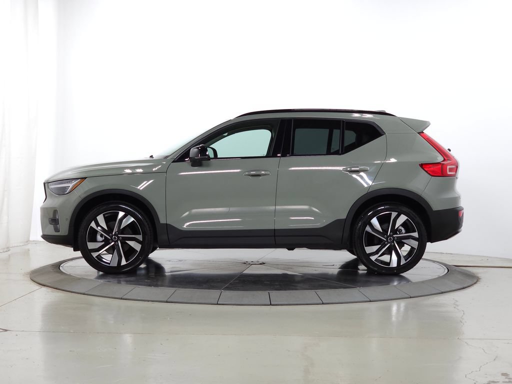 Certified 2025 Volvo XC40 B5 Ultra AWD/4WD image 6