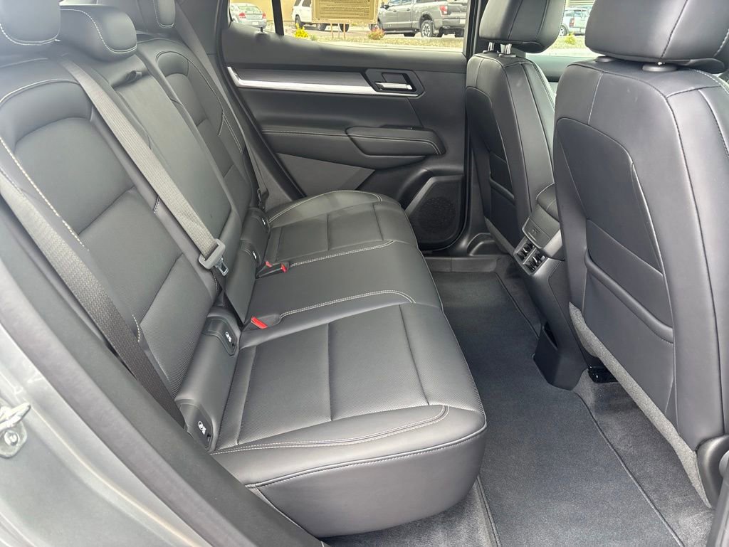 Used 2025 GMC Terrain Elevation w/ Elevation Premium Package AWD/4WD image 15