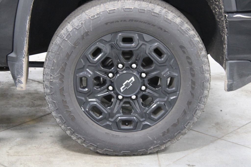 Used 2023 Chevrolet Silverado 2500 LT w/ Midnight Edition image 13