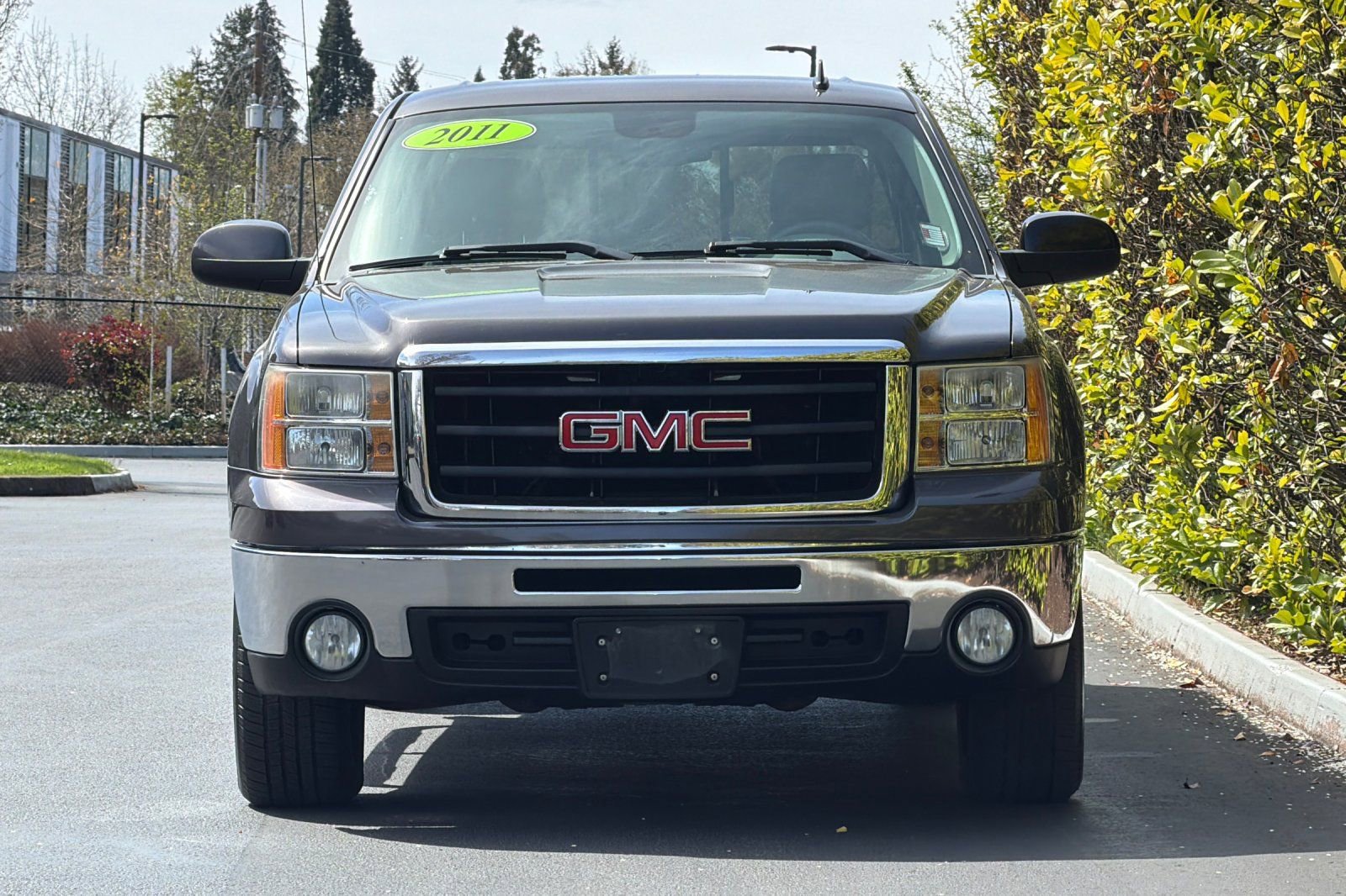 Used 2011 GMC Sierra 1500 SLT w/ SLT Convenience Package image 9